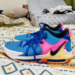 Nike LeBron Witness 7 DM1123-400 Men's Hyper Royal Pink Basketball Shoes XR125